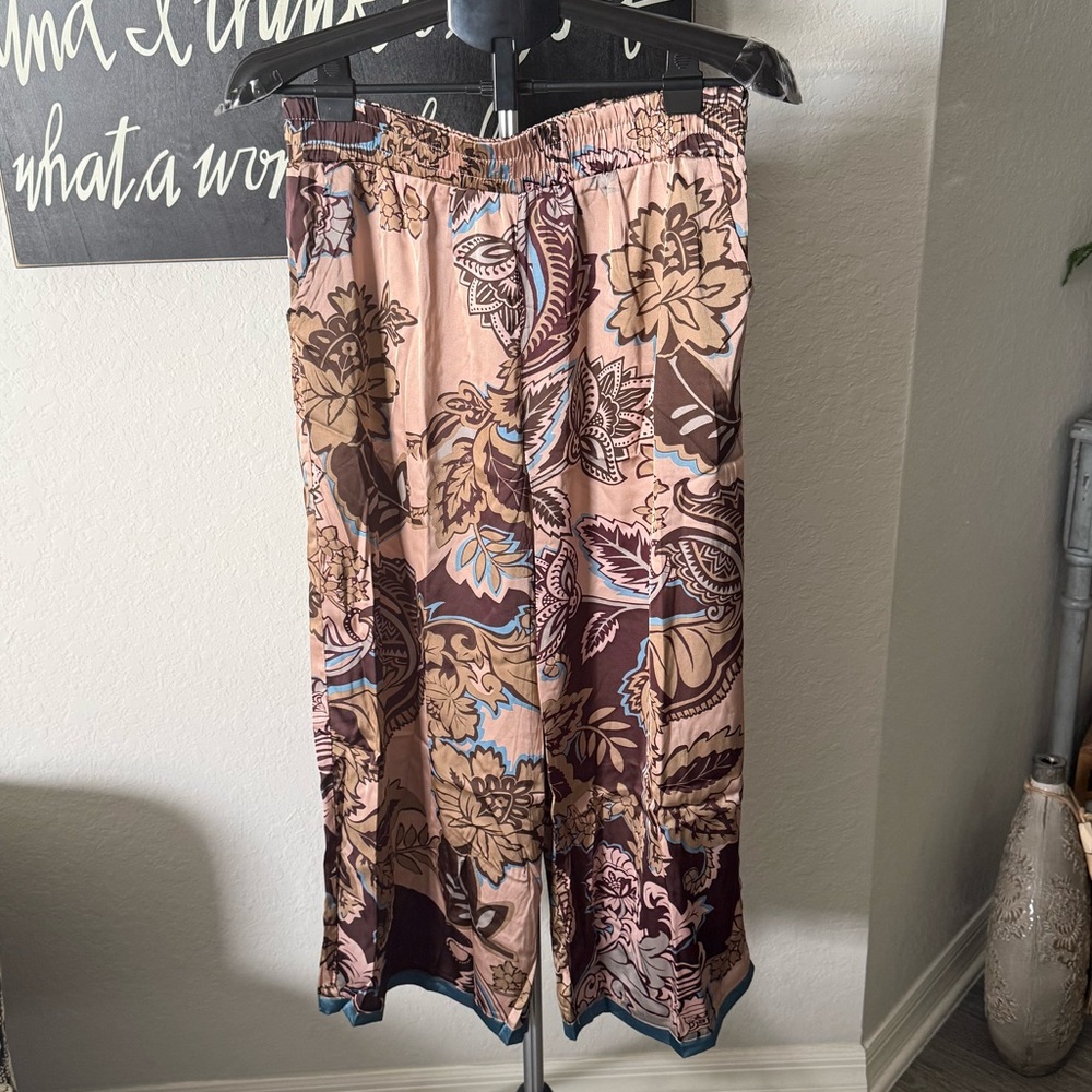 Umgee Paisley Print Pants NWT
